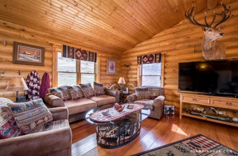 Guide to Off Grid Living - Log Cabin with a Game Room in Medora, North Dakota